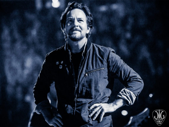 Эдди Веддер, Pearl Jam. 12 октября 2013 г. Photo: JT Gilbert